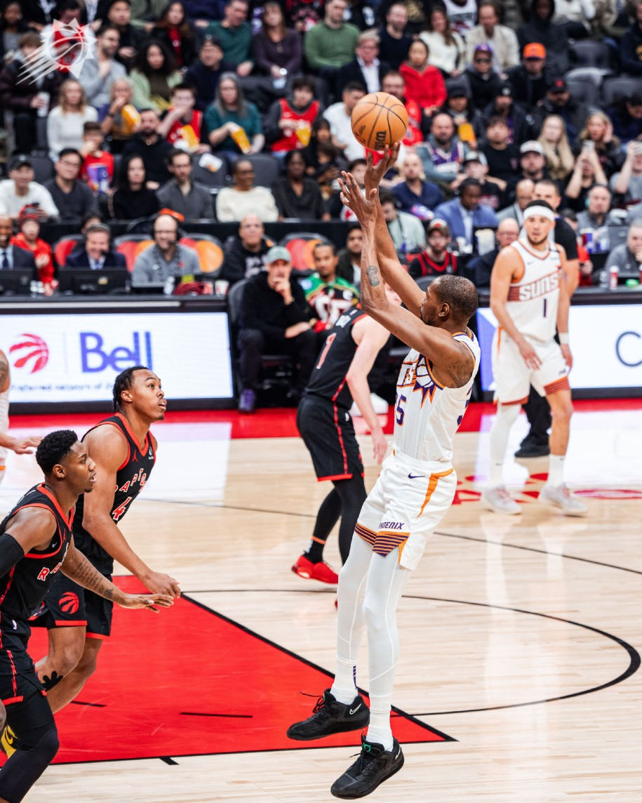 Jiuyou Sports-关于多伦多猛龙迎NBA季后赛关键赛，今夜回应争议，引发热议，更衣室氛围转暖的信息